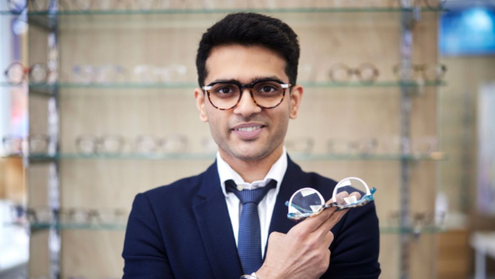 Specscart Review – Redefining Eyewear with Style, Speed & Transparency