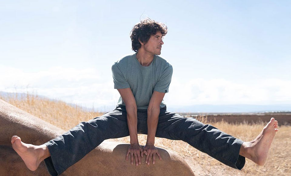 Best Yoga Tees & Yoga Tank Tops in Australia For Men